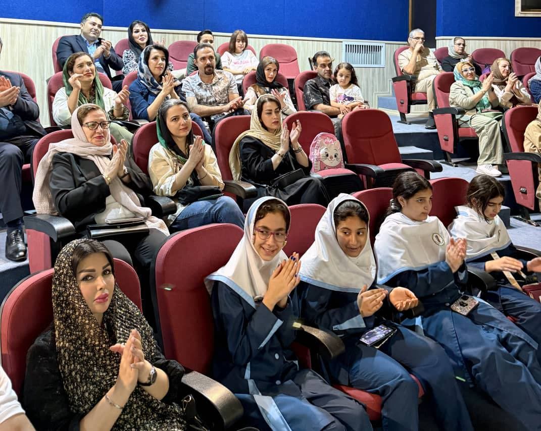 دبستان رهنمون